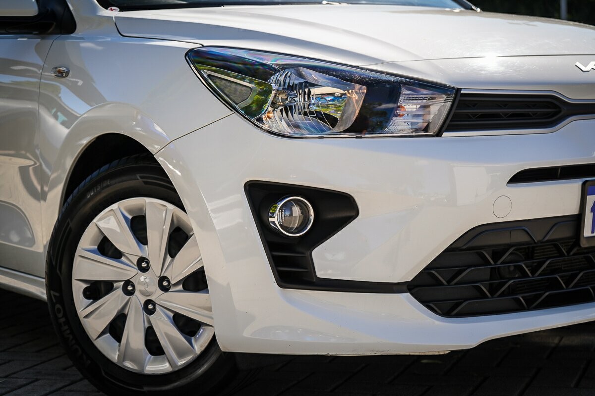 Kia Rio image 2