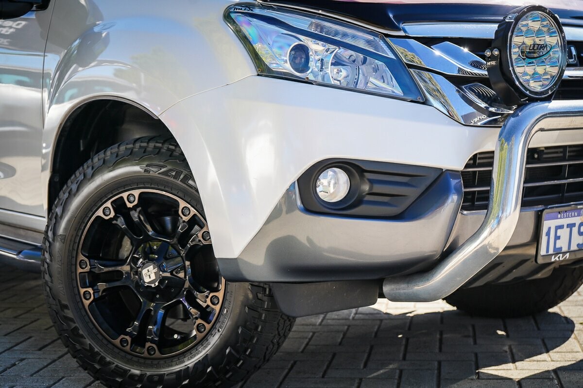 Isuzu Mu-x image 2