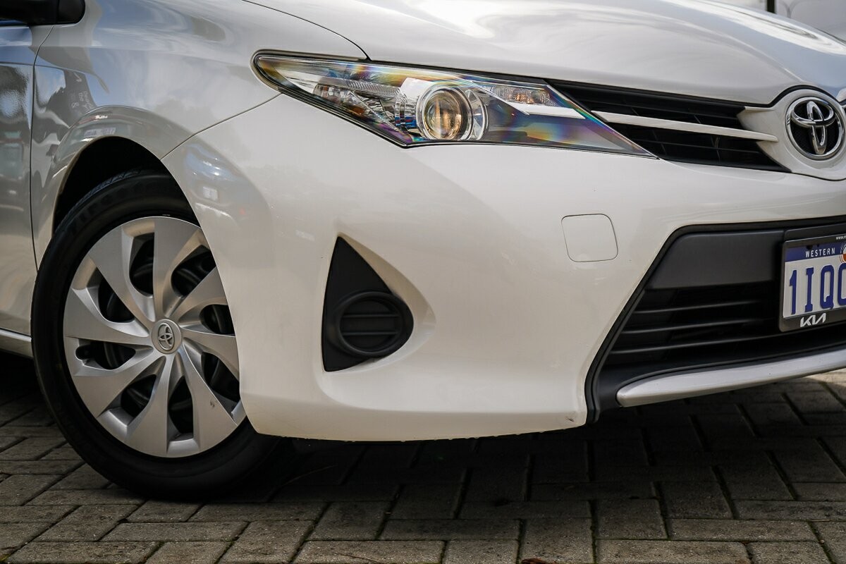 Toyota Corolla image 2