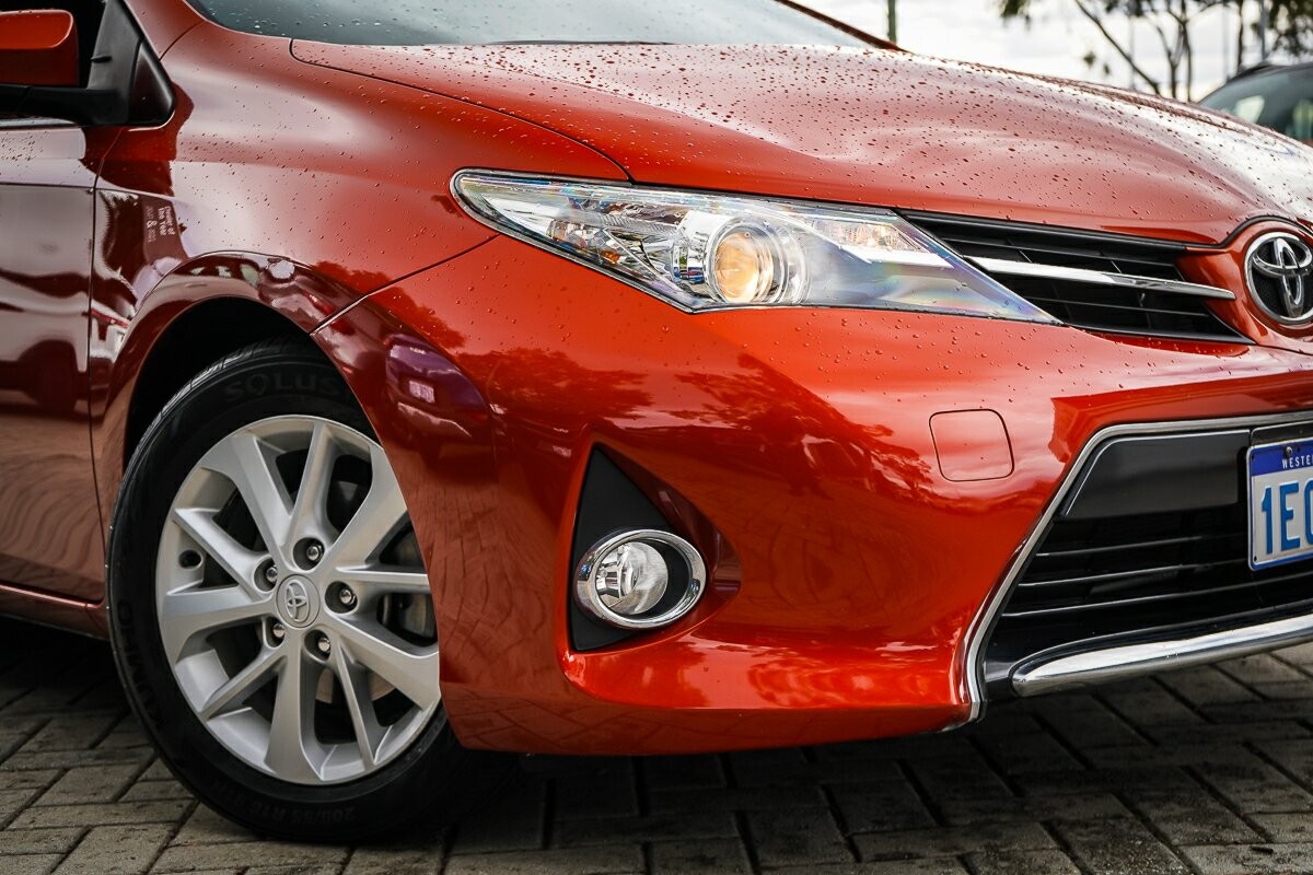 Toyota Corolla image 2