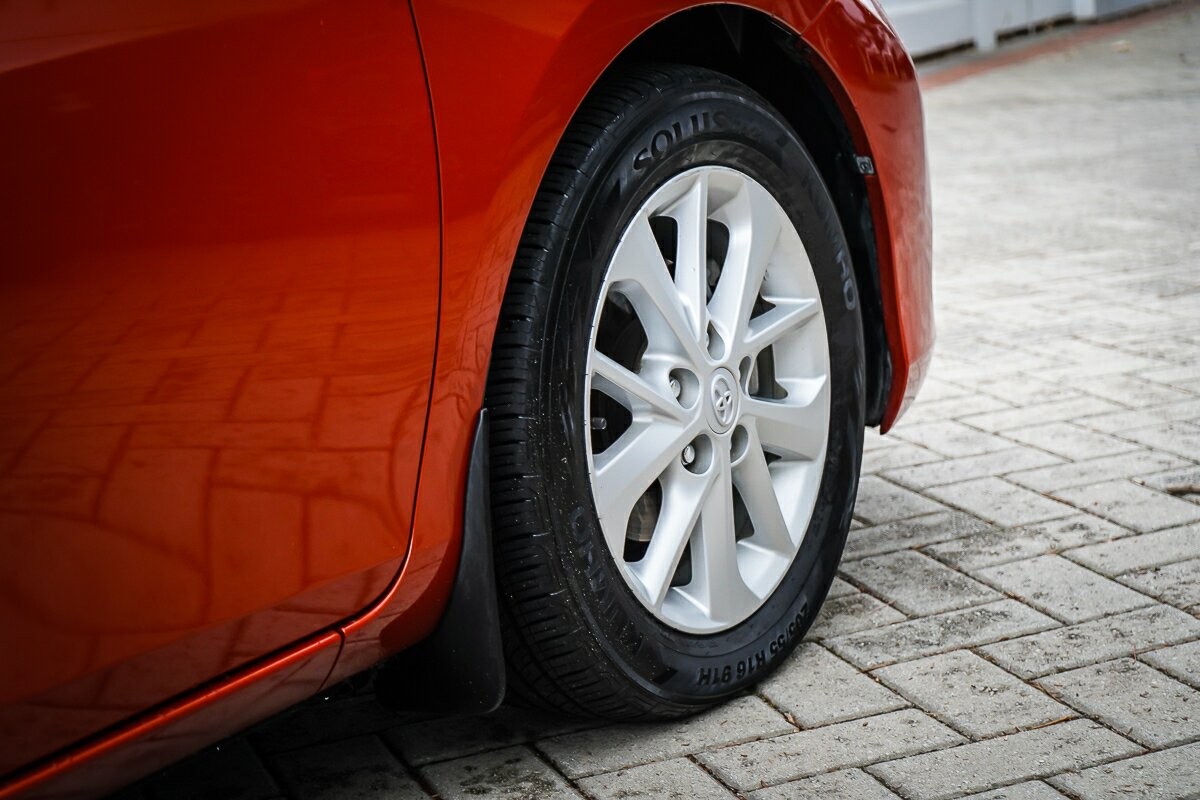 Toyota Corolla image 3
