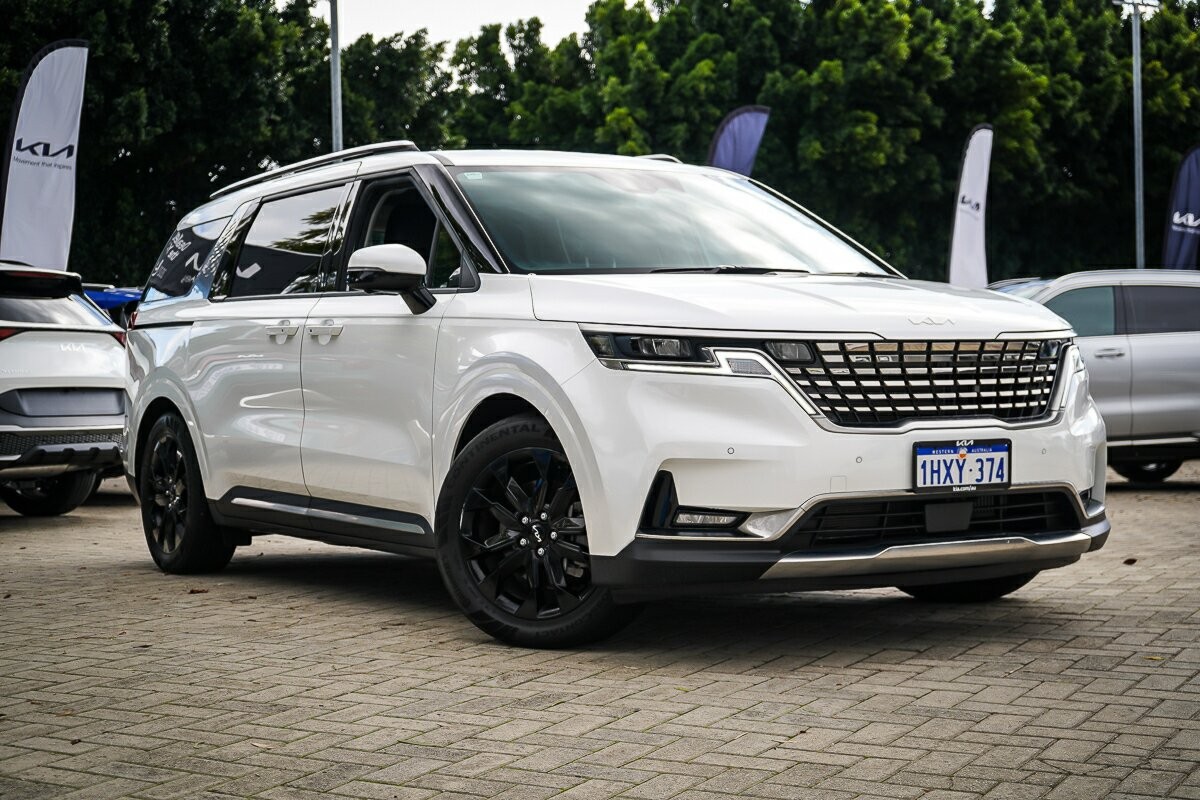 Kia Carnival image 1