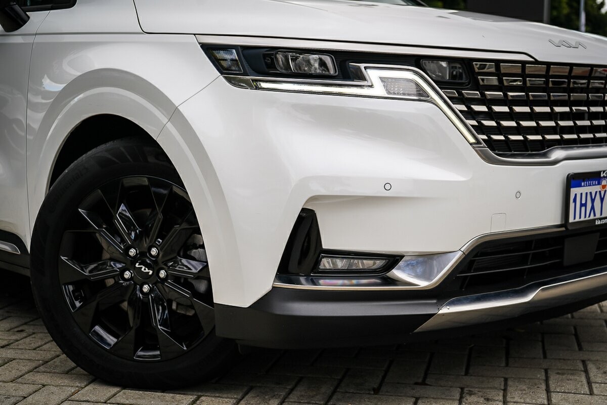 Kia Carnival image 2