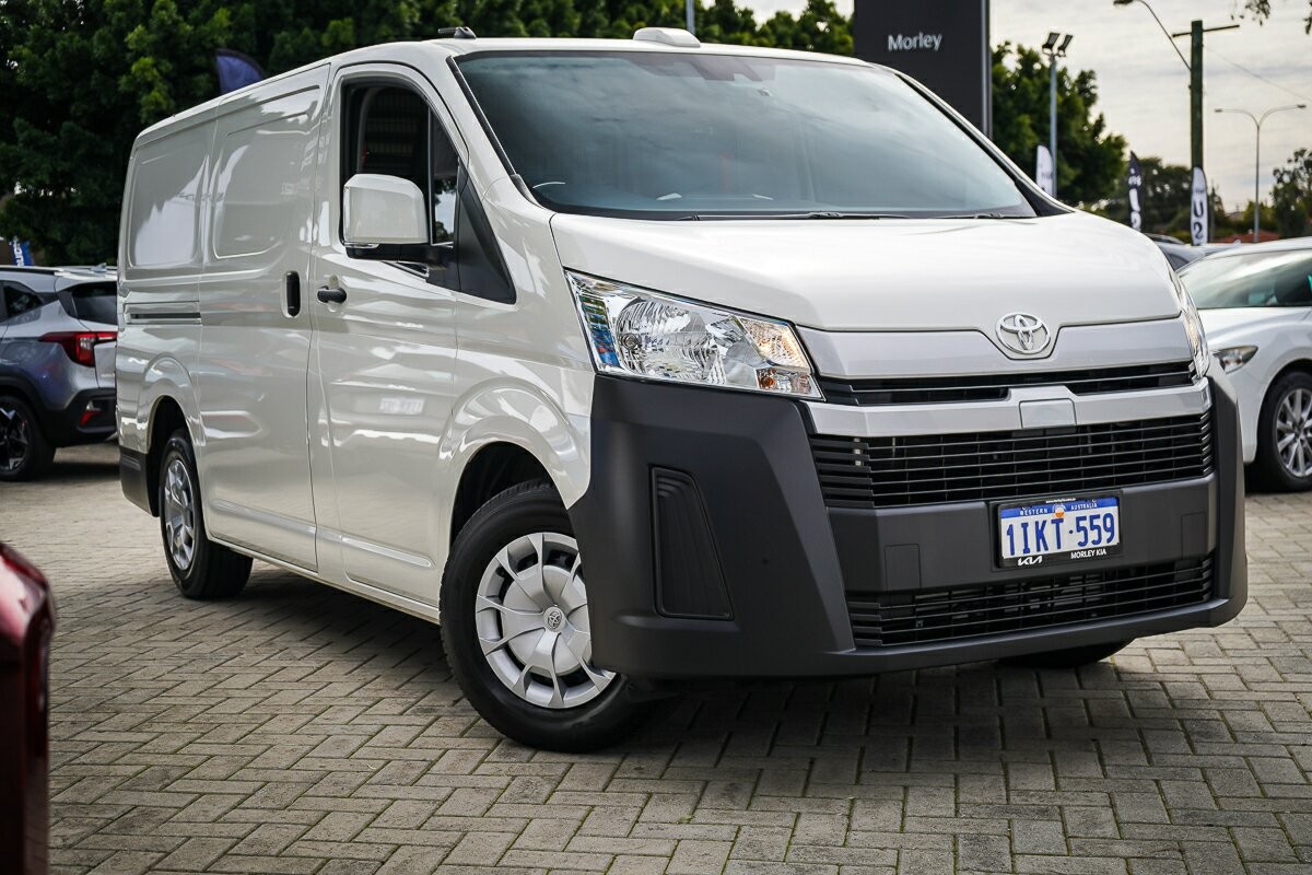 Toyota Hiace image 1