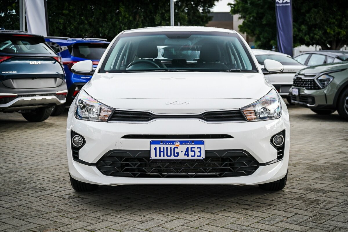 Kia Rio image 4