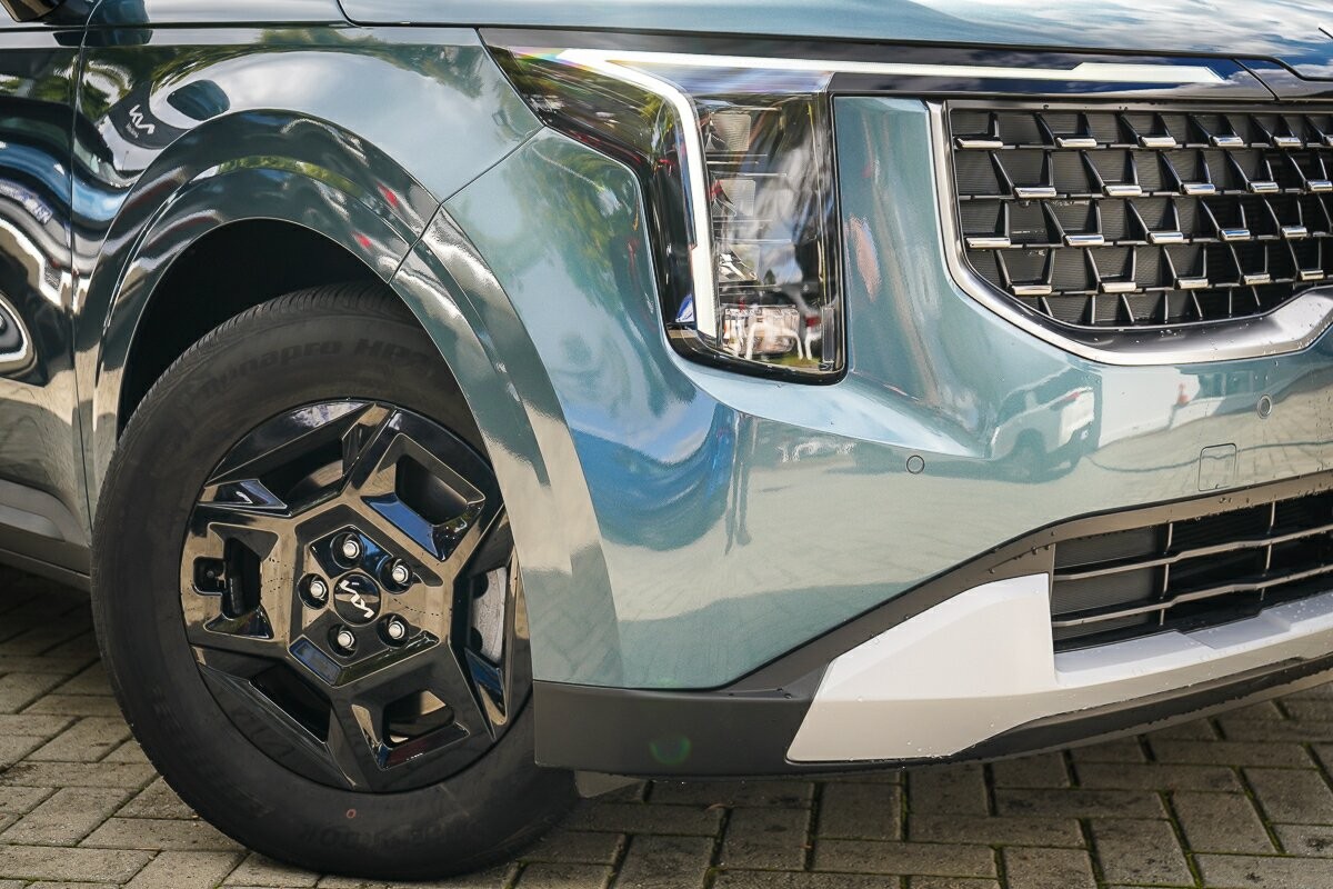 Kia Carnival image 2