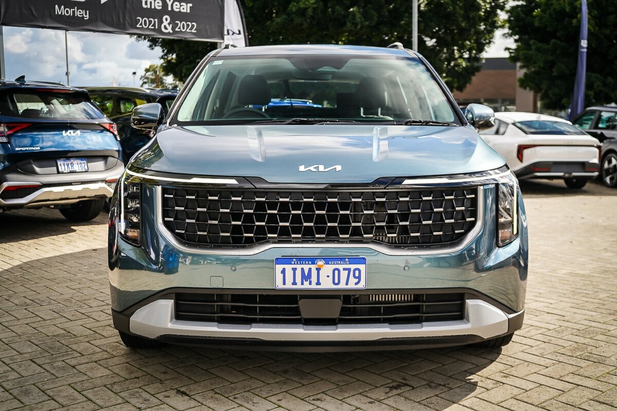 Kia Carnival image 4