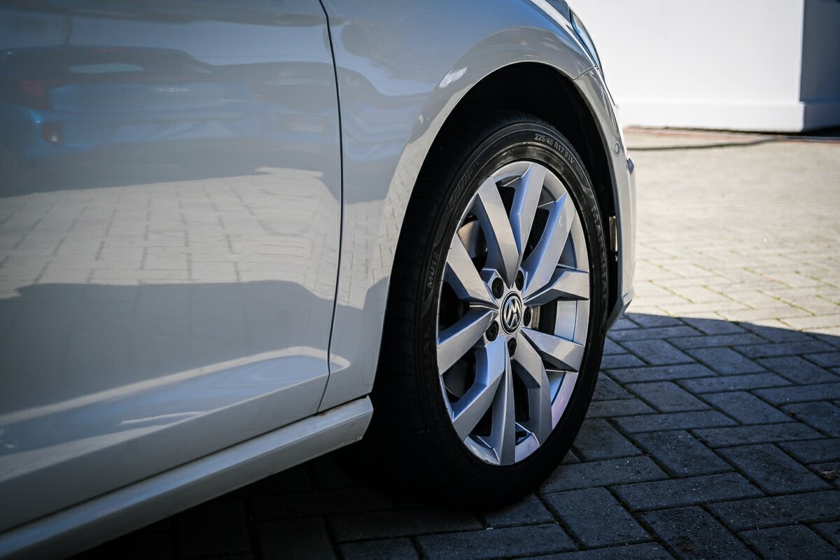 Volkswagen Golf image 3