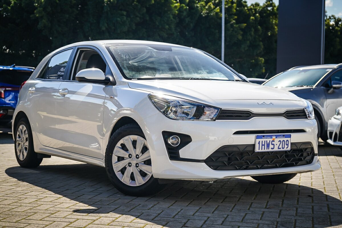 Kia Rio image 1