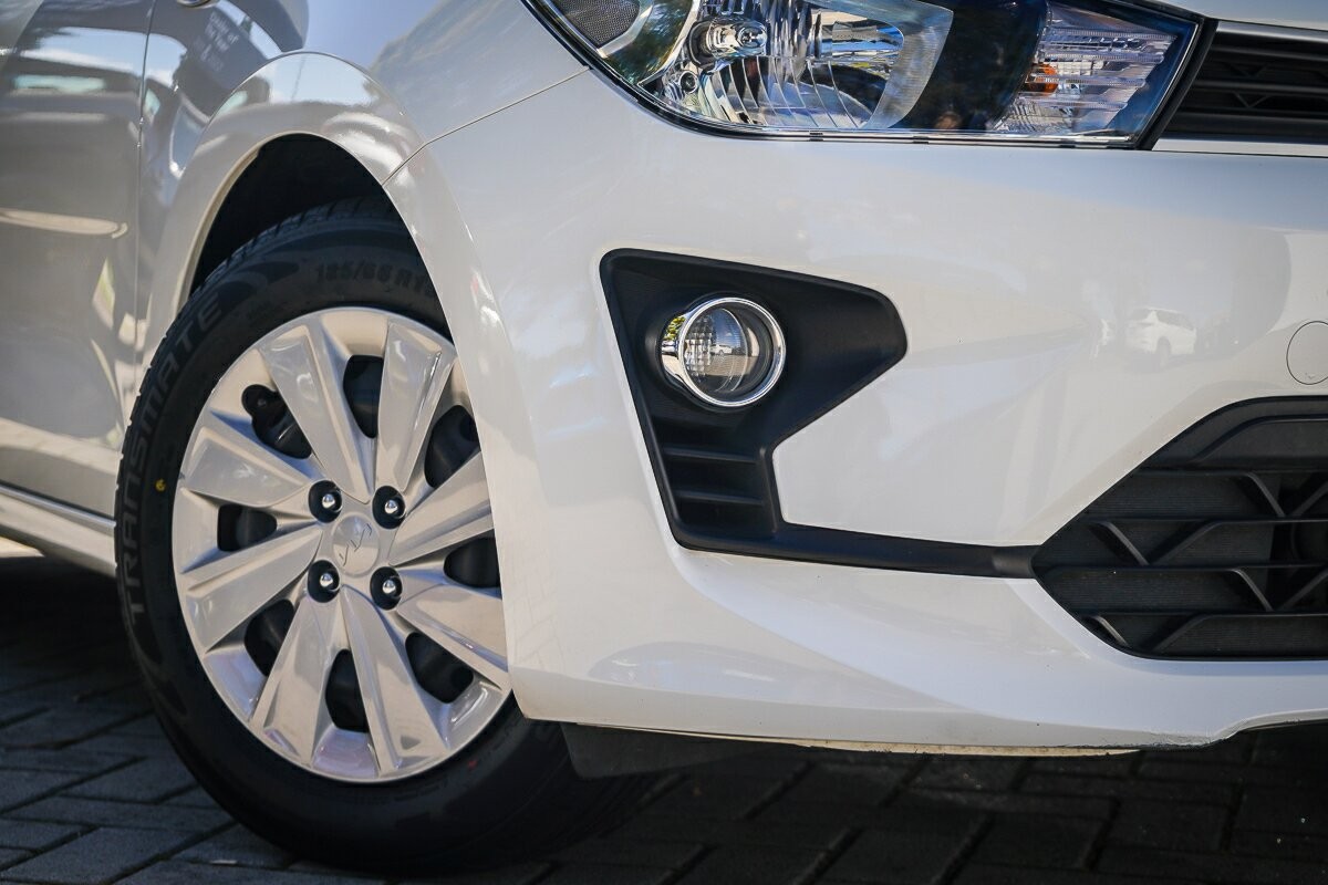 Kia Rio image 2