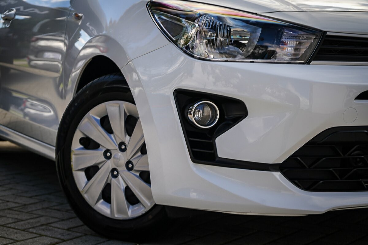 Kia Rio image 2