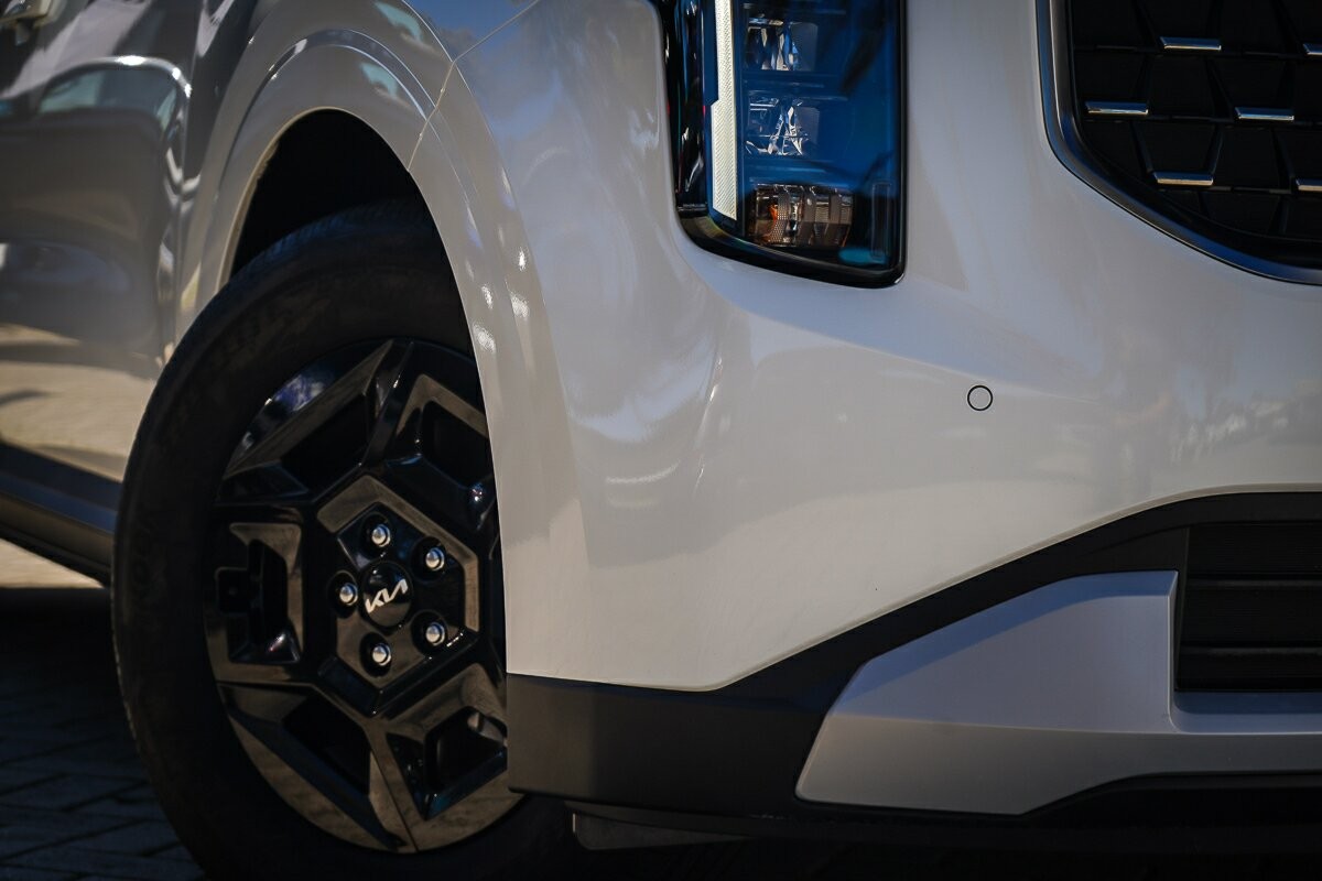 Kia Carnival image 2
