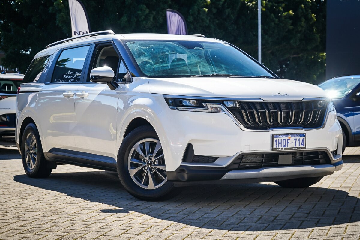 Kia Carnival image 1