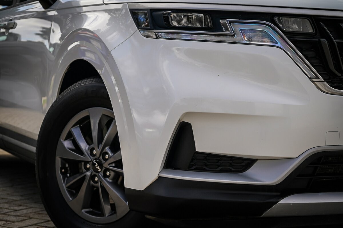 Kia Carnival image 2