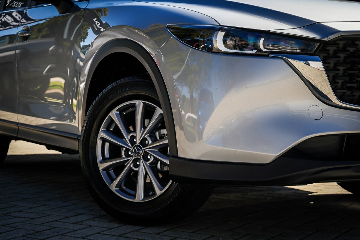 Mazda Cx-5 image 2