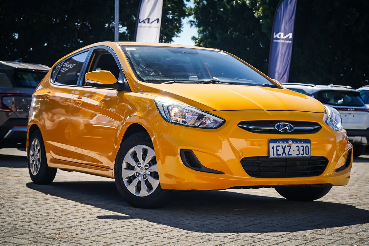 Hyundai Accent image 1