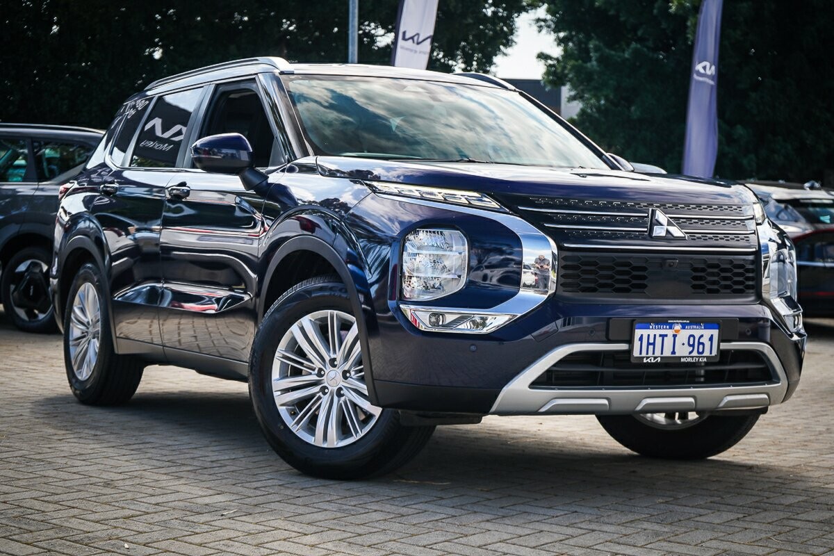 Mitsubishi Outlander image 1
