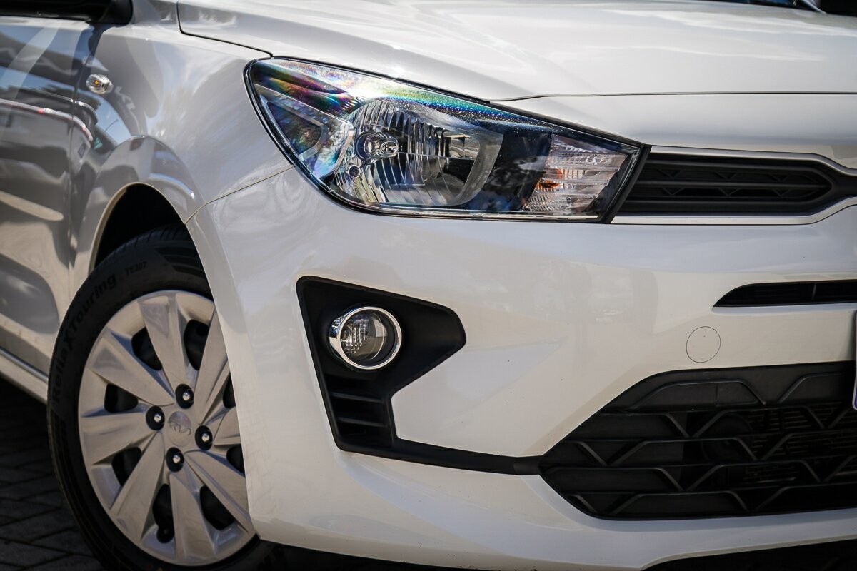 Kia Rio image 2