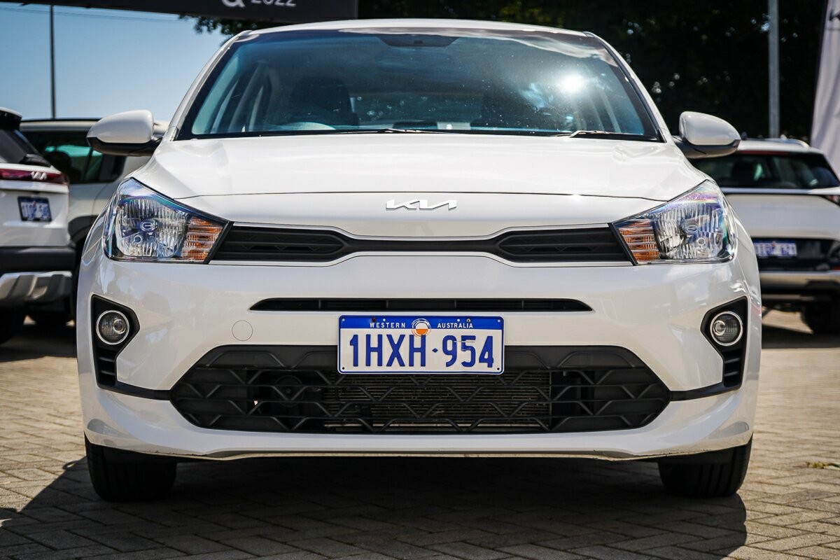 Kia Rio image 3