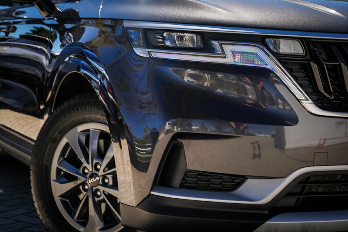 Kia Carnival image 2