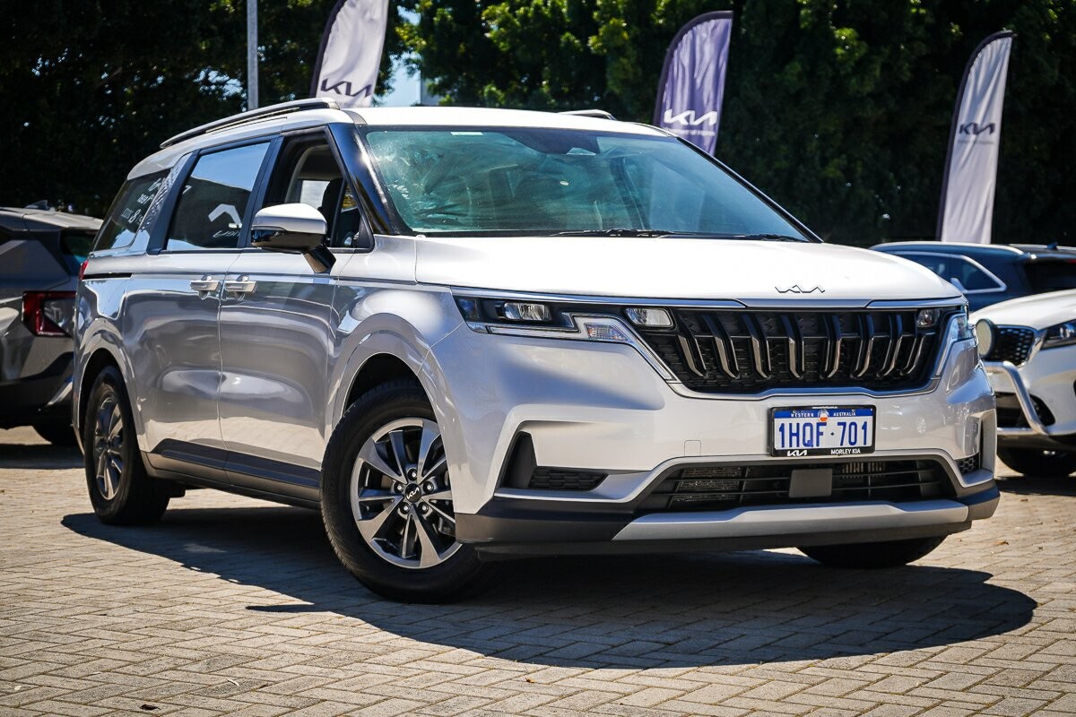 Kia Carnival image 1