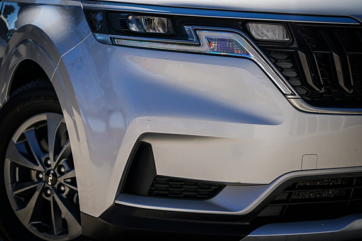Kia Carnival image 2