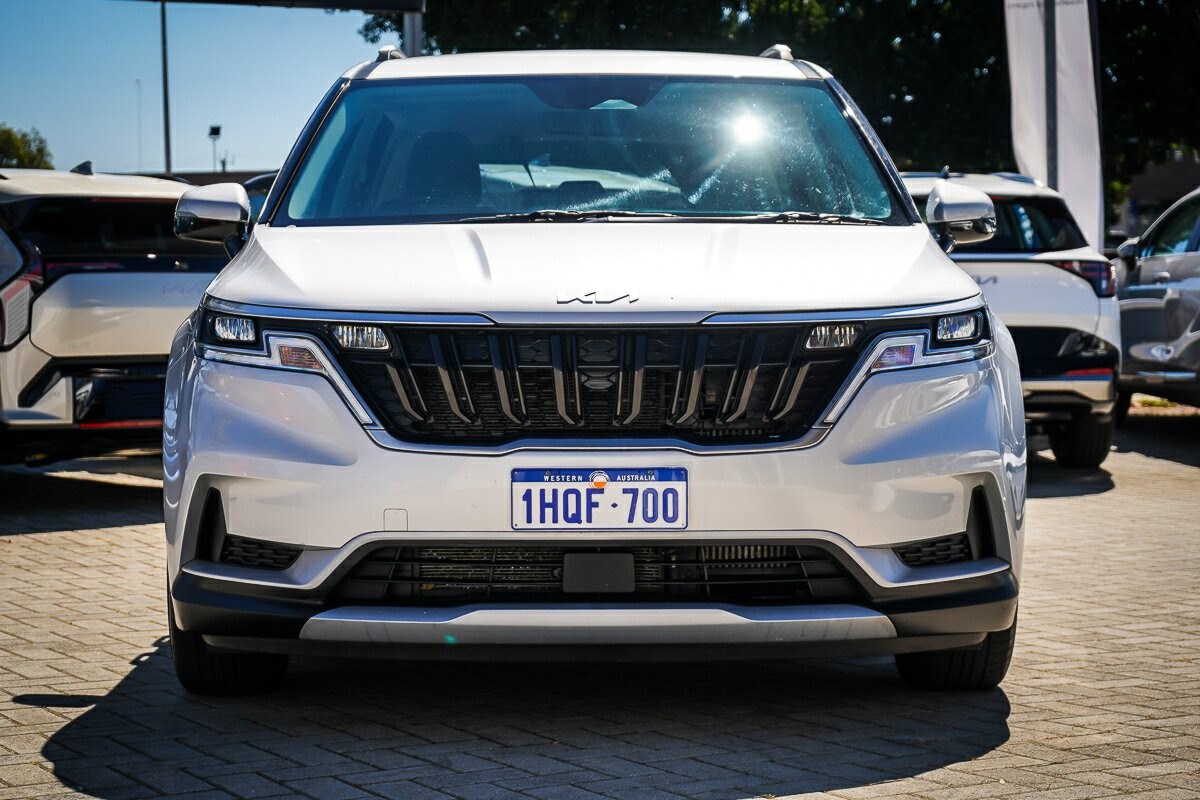 Kia Carnival image 3