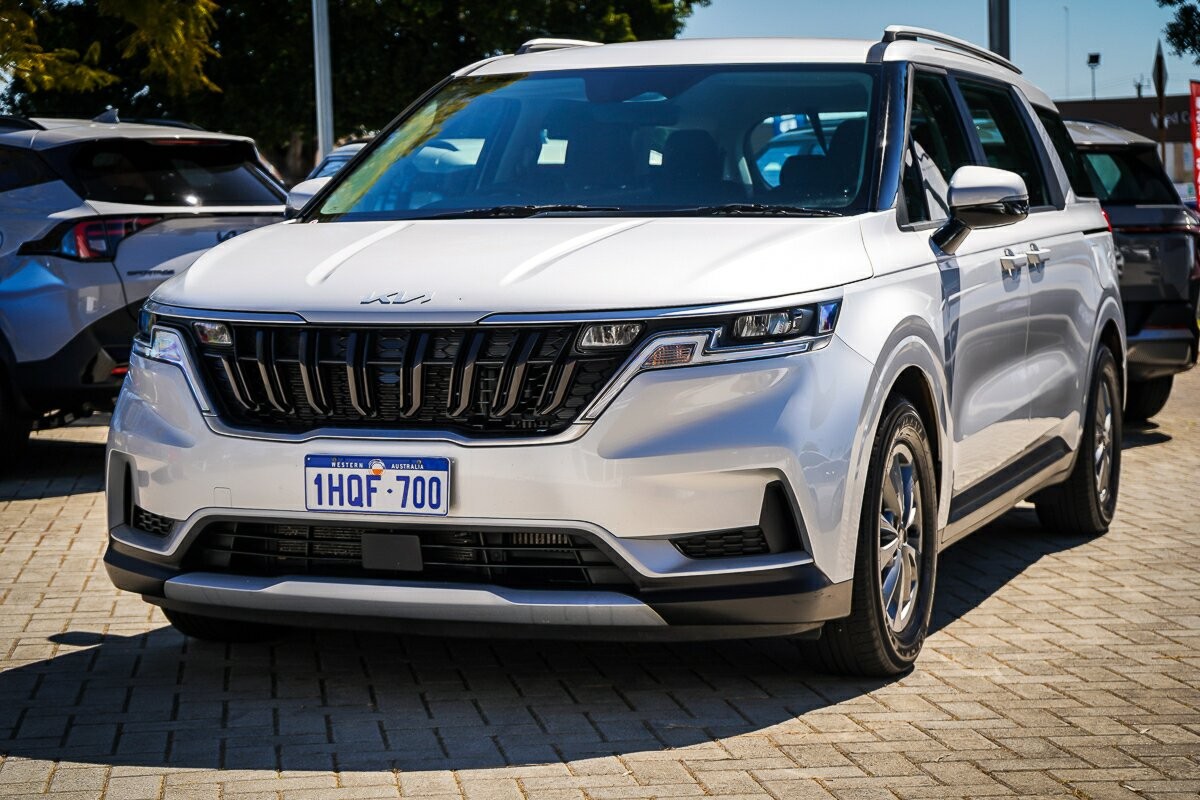Kia Carnival image 4