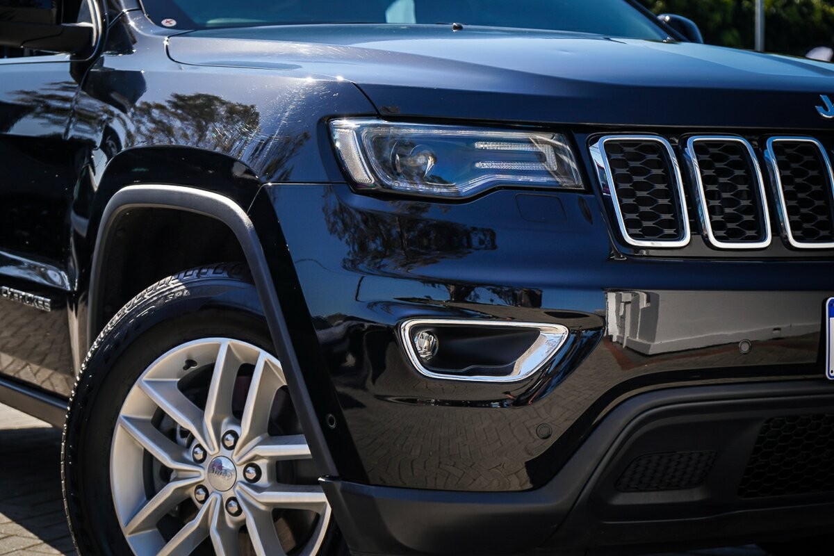 Jeep Grand Cherokee image 2