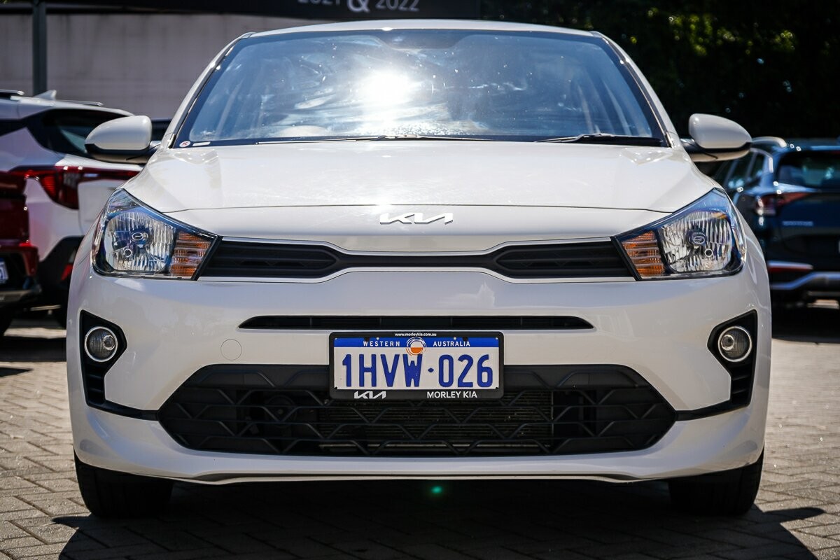 Kia Rio image 3