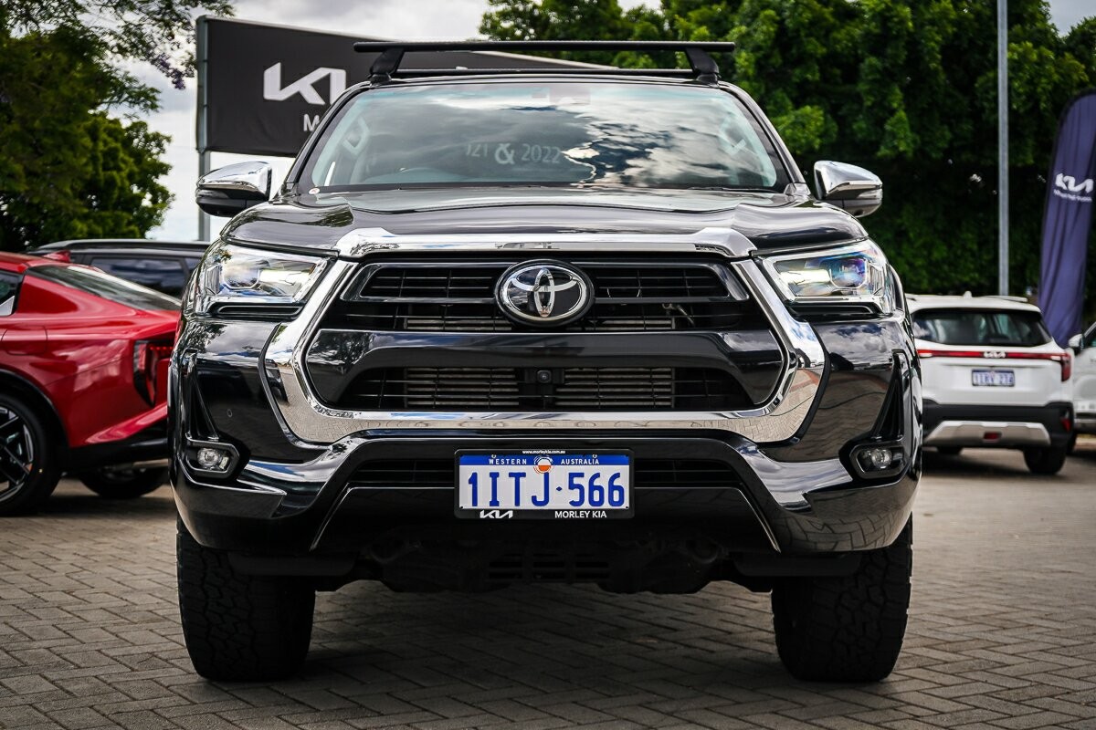 Toyota Hilux image 3