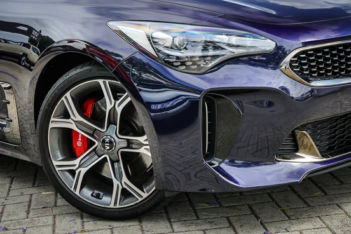 Kia Stinger image 2