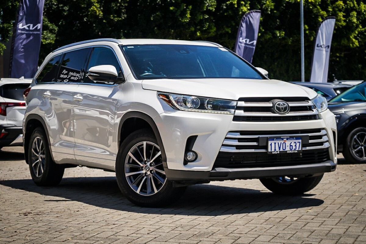 Toyota Kluger image 1