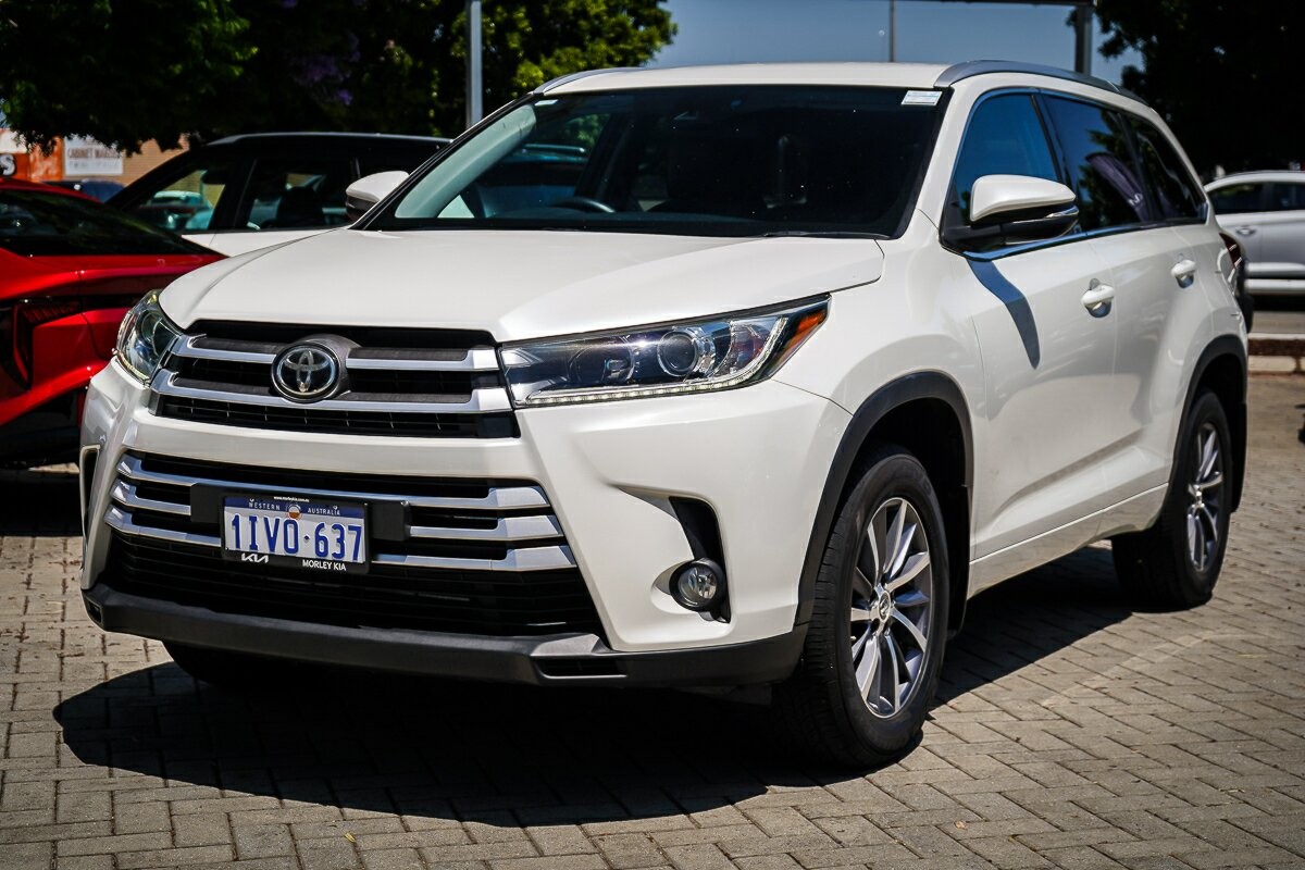 Toyota Kluger image 4