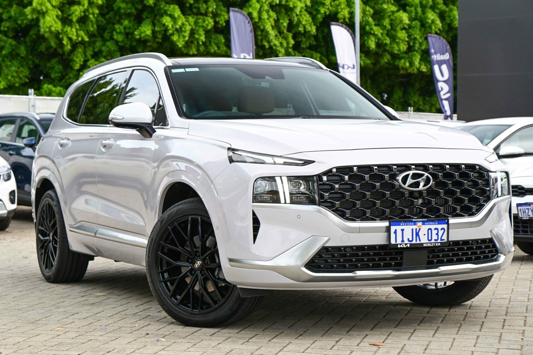 Hyundai Santa Fe image 1