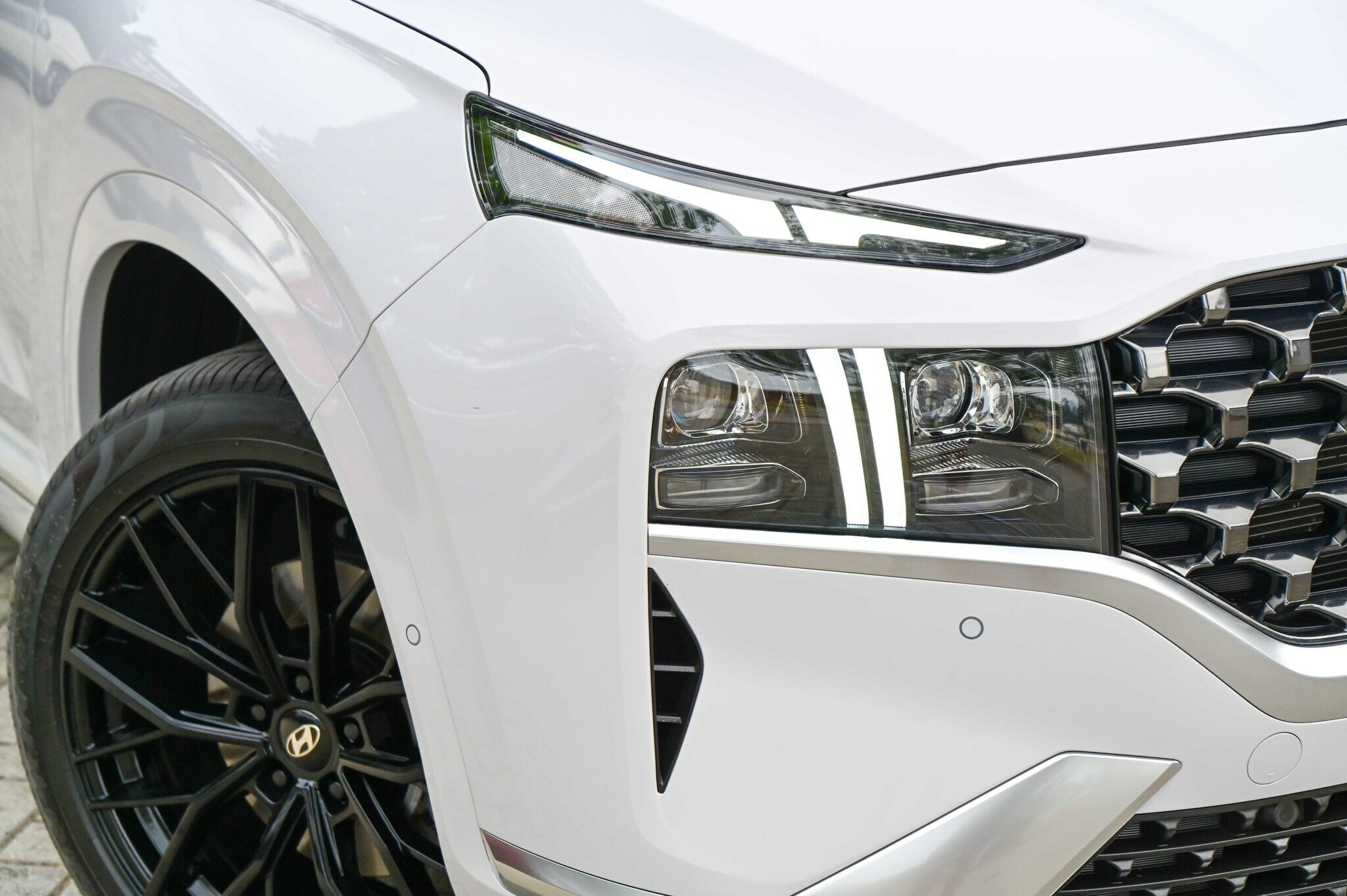 Hyundai Santa Fe image 2