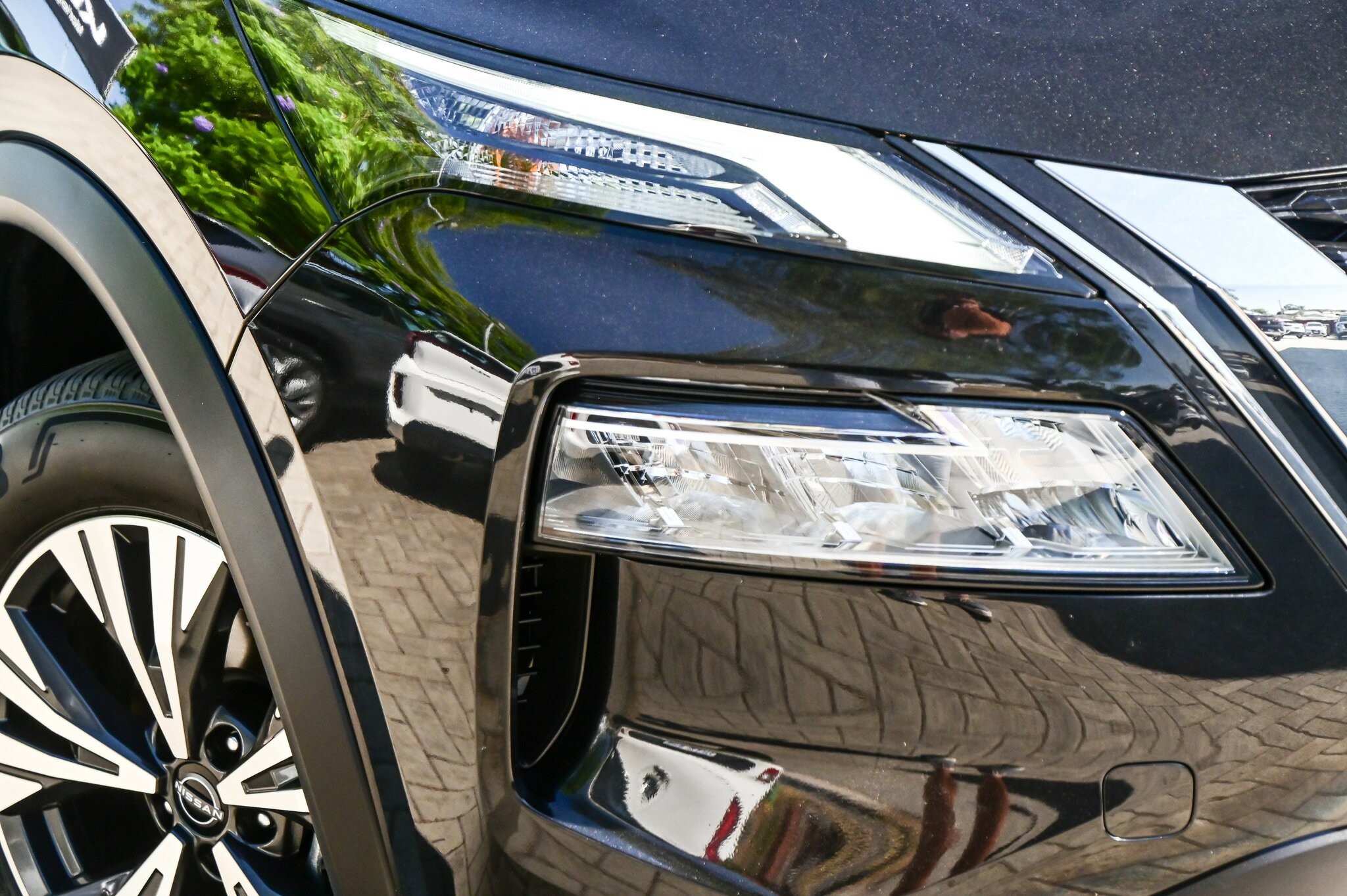 Nissan X-trail image 2