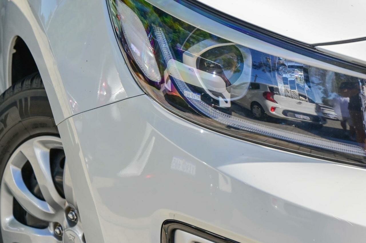 Kia Carnival image 2