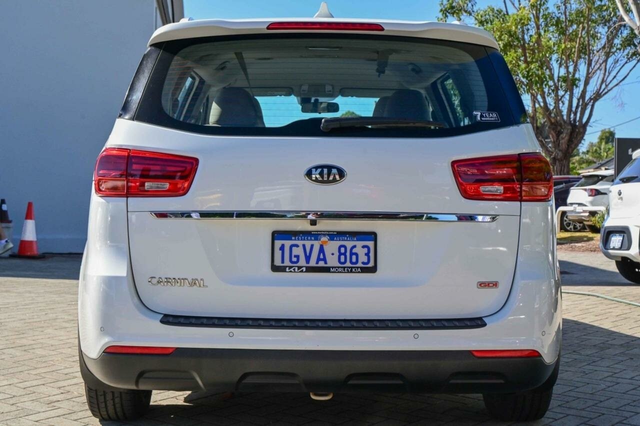 Kia Carnival image 4