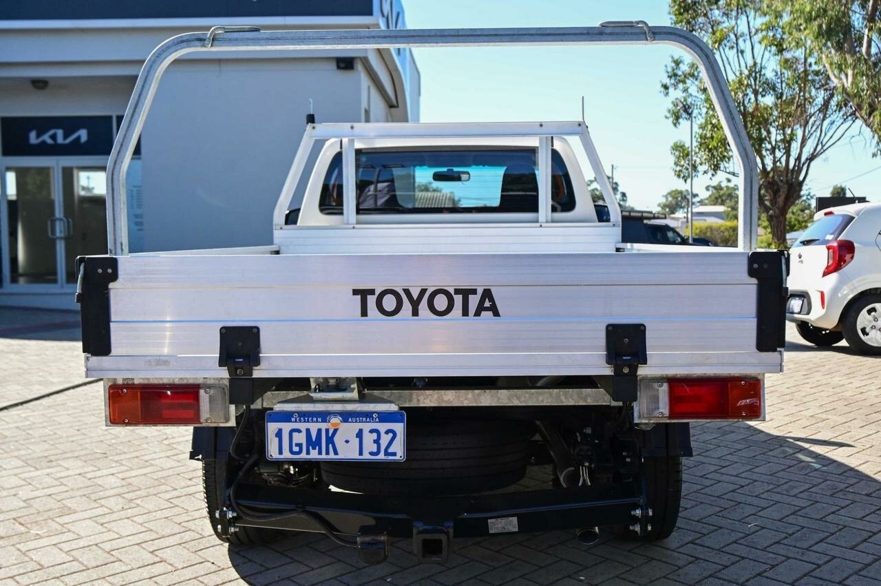 Toyota Hilux image 3
