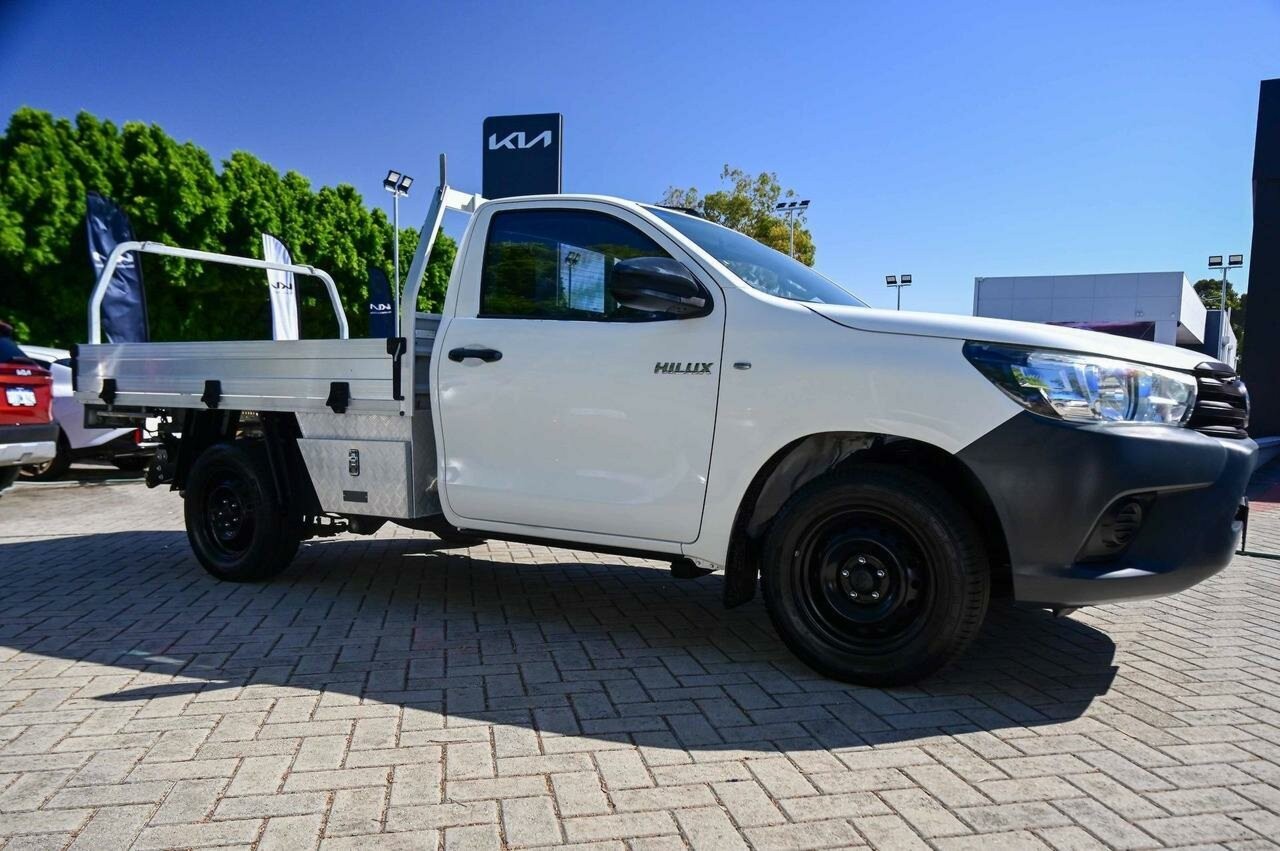 Toyota Hilux image 4