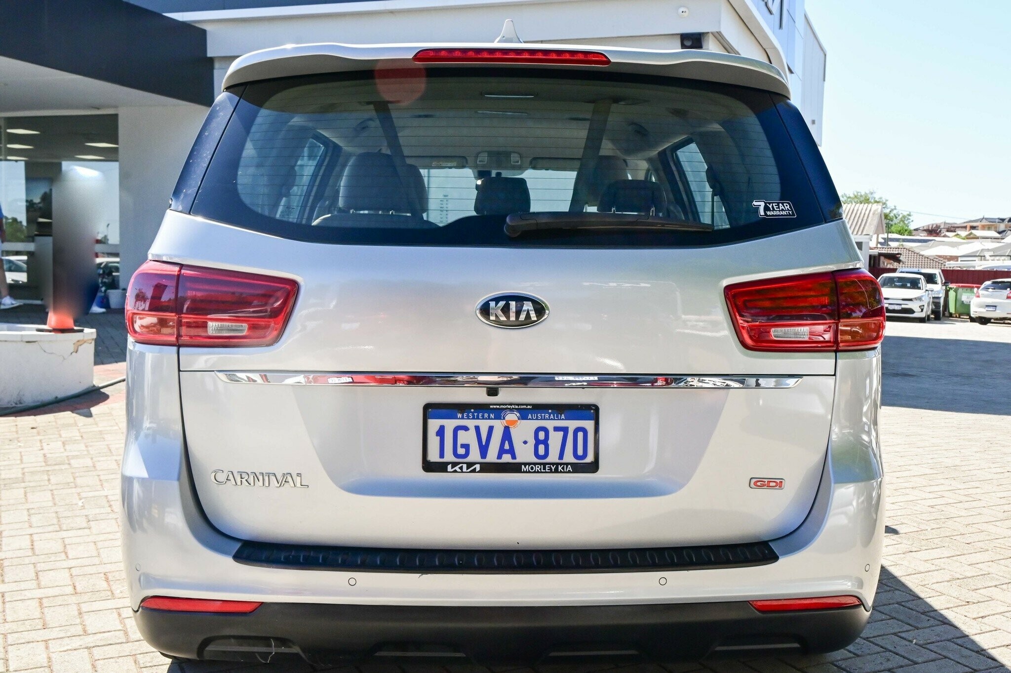 Kia Carnival image 4
