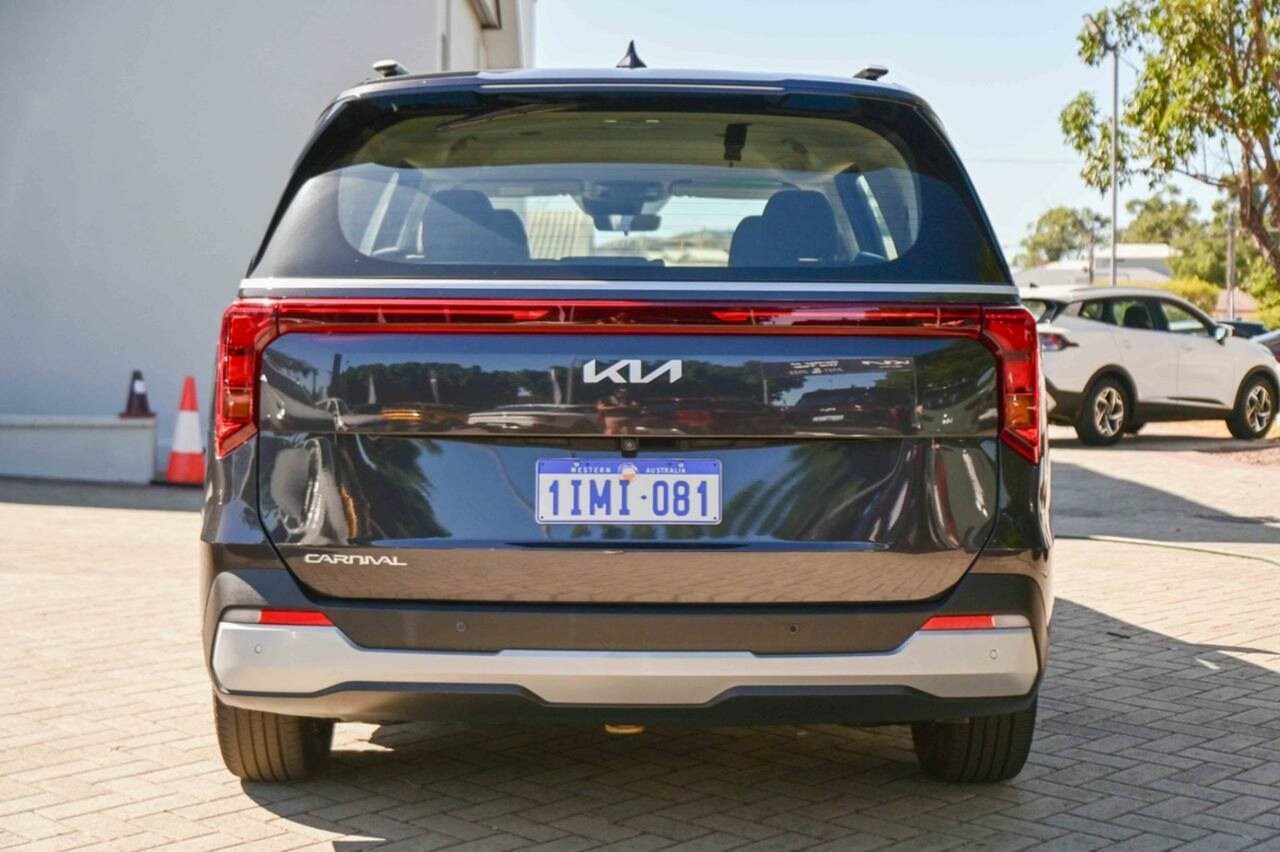 Kia Carnival image 4