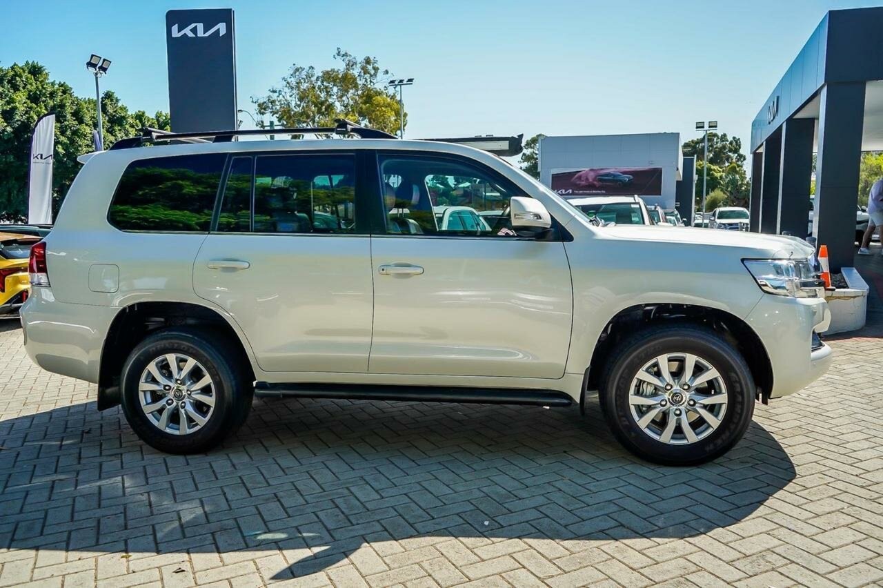 Toyota Landcruiser image 3