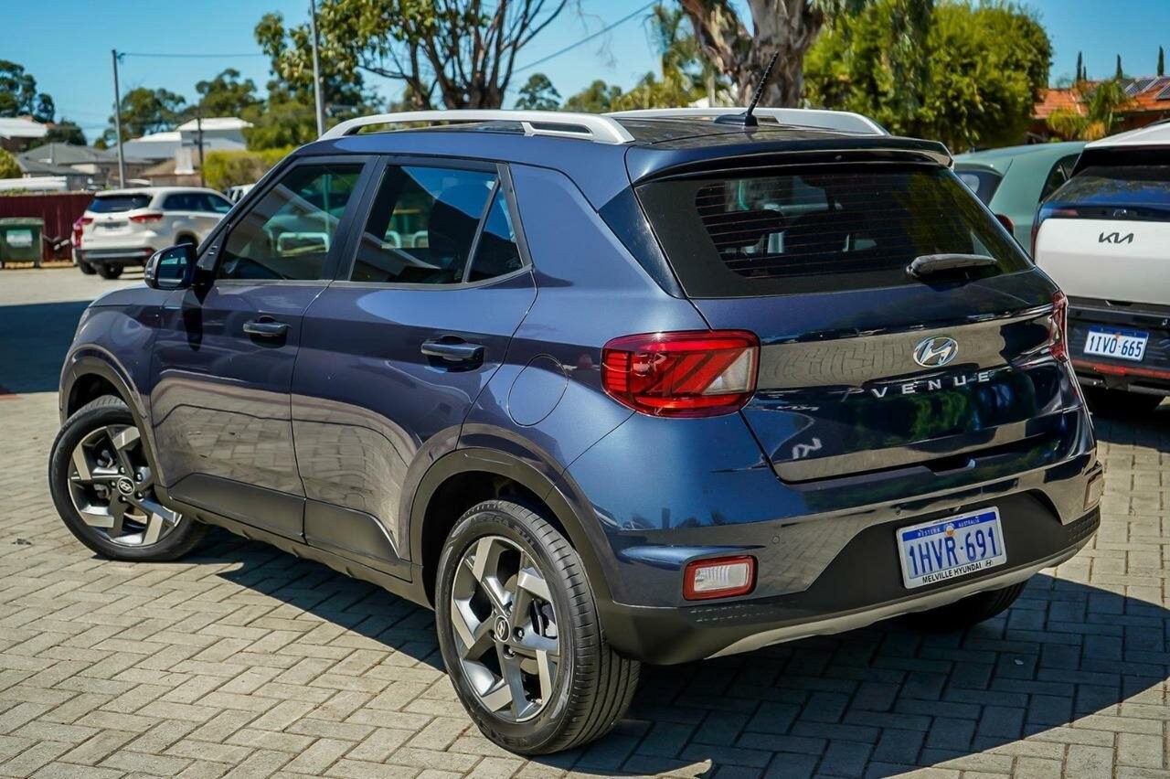 Hyundai Venue image 2