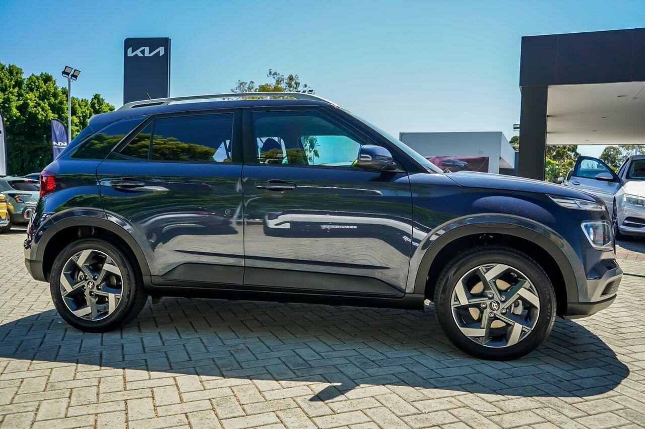 Hyundai Venue image 3