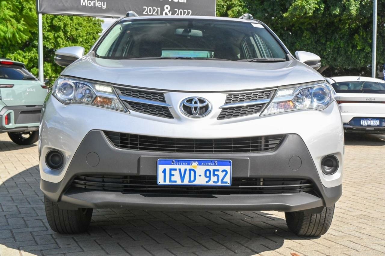 Toyota Rav4 image 2