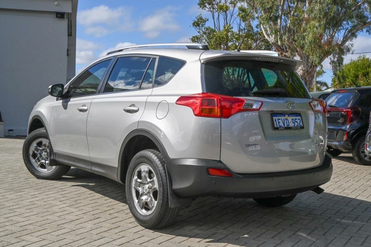 Toyota Rav4 image 4