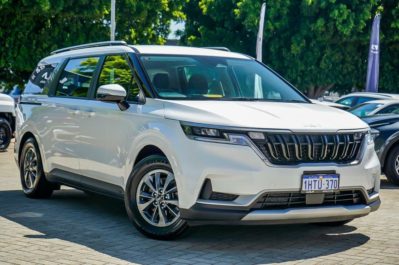 Kia Carnival image 1