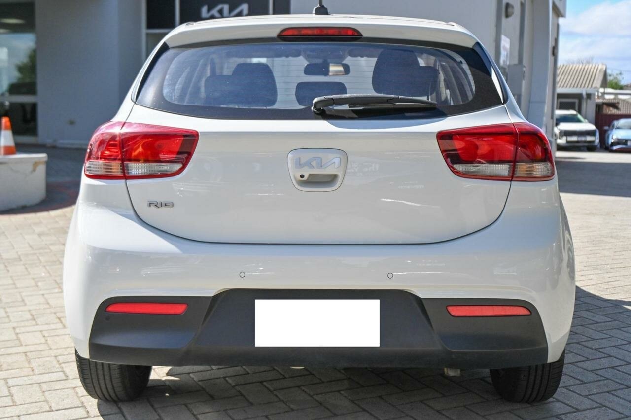 Kia Rio image 3